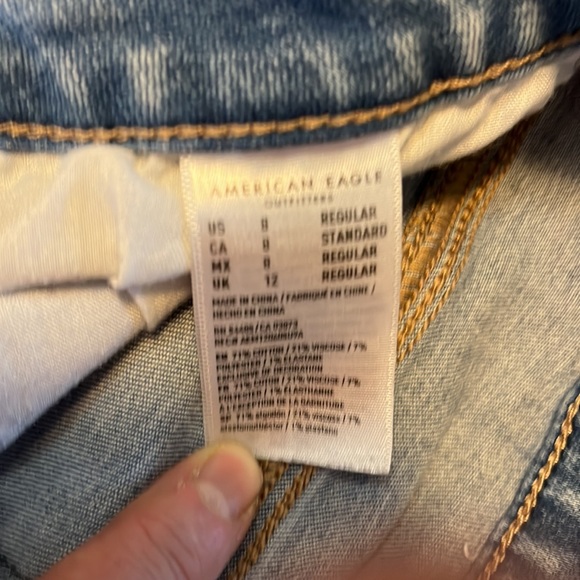Size 8 American Eagle skinny jeans. Next Level Stretch. - Picture 5 of 6